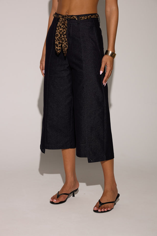 מכנס May
