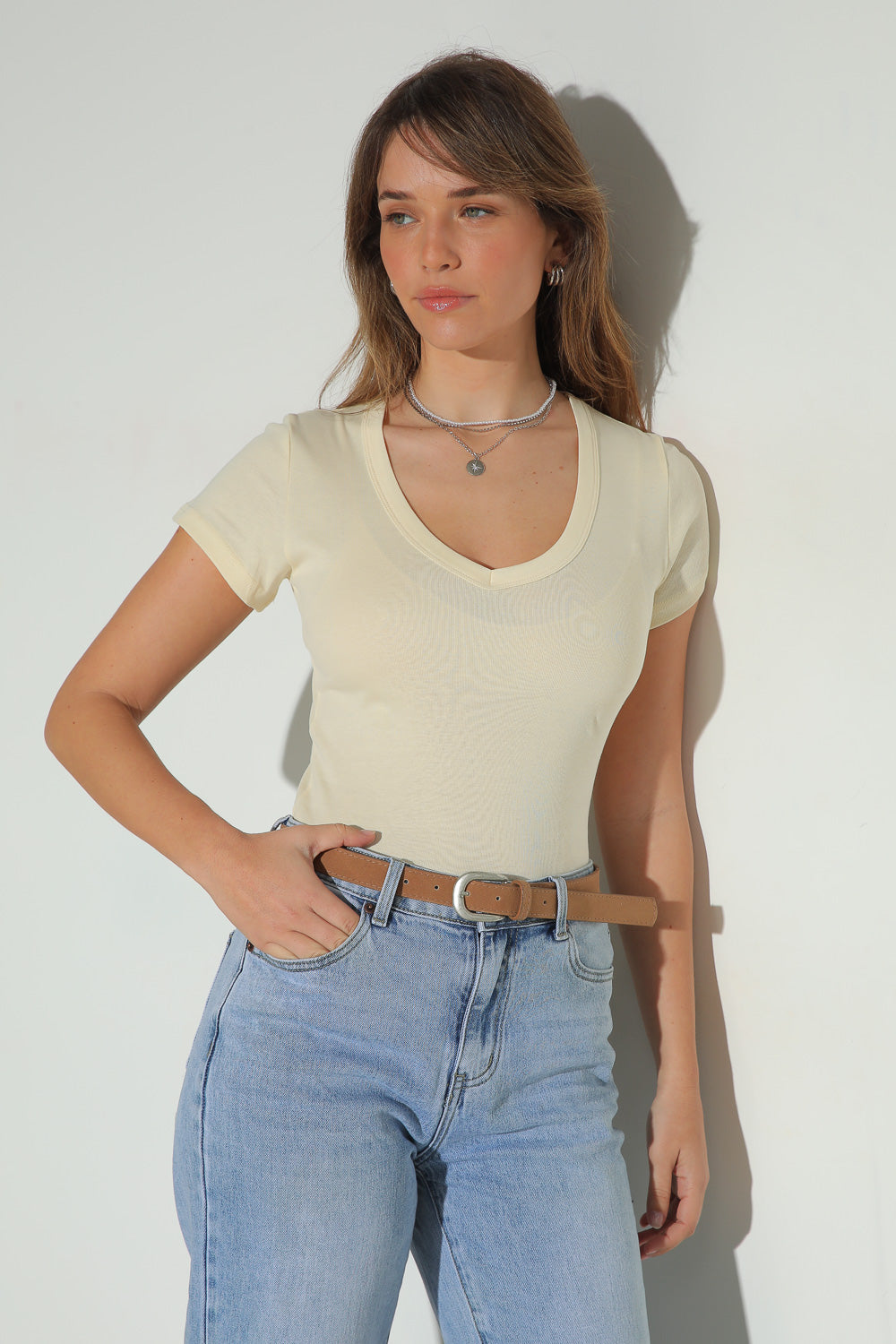 חולצה וי Vanessa