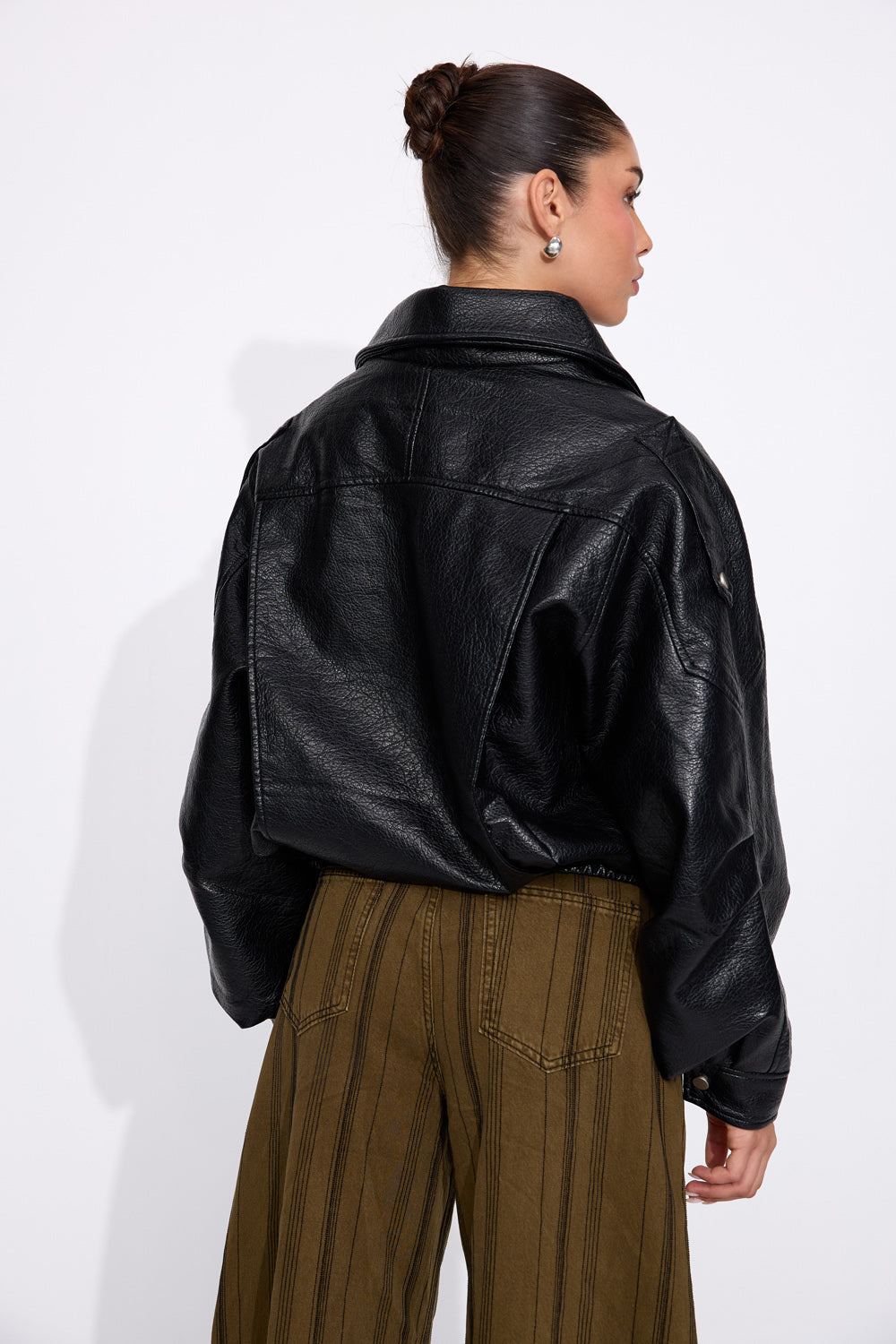 ג'קט Monica