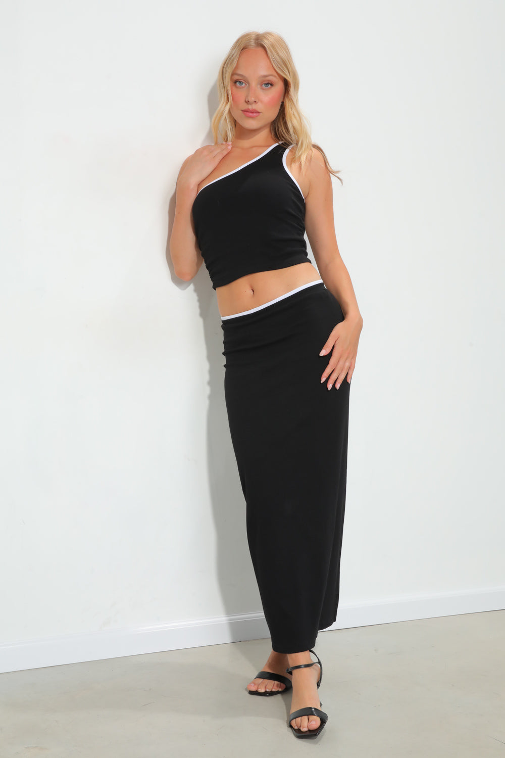 חליפה Lillian
