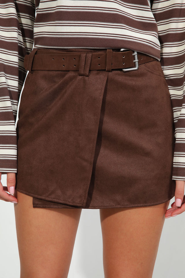 שורט+חגורה Linese