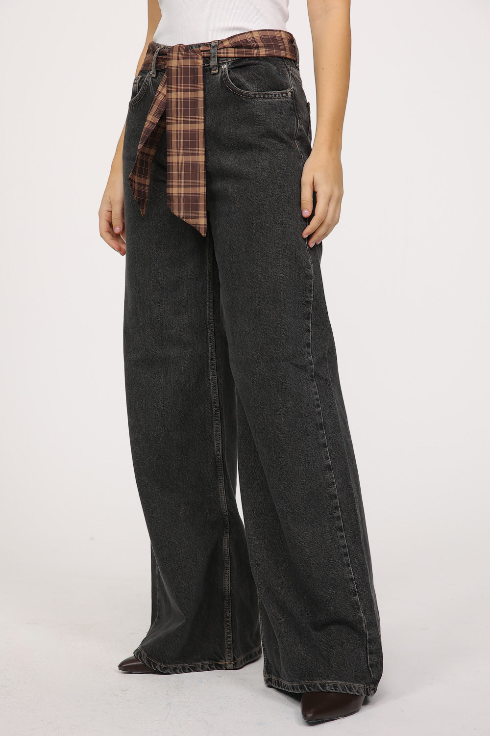 ג'ינס+עניבה Ariana