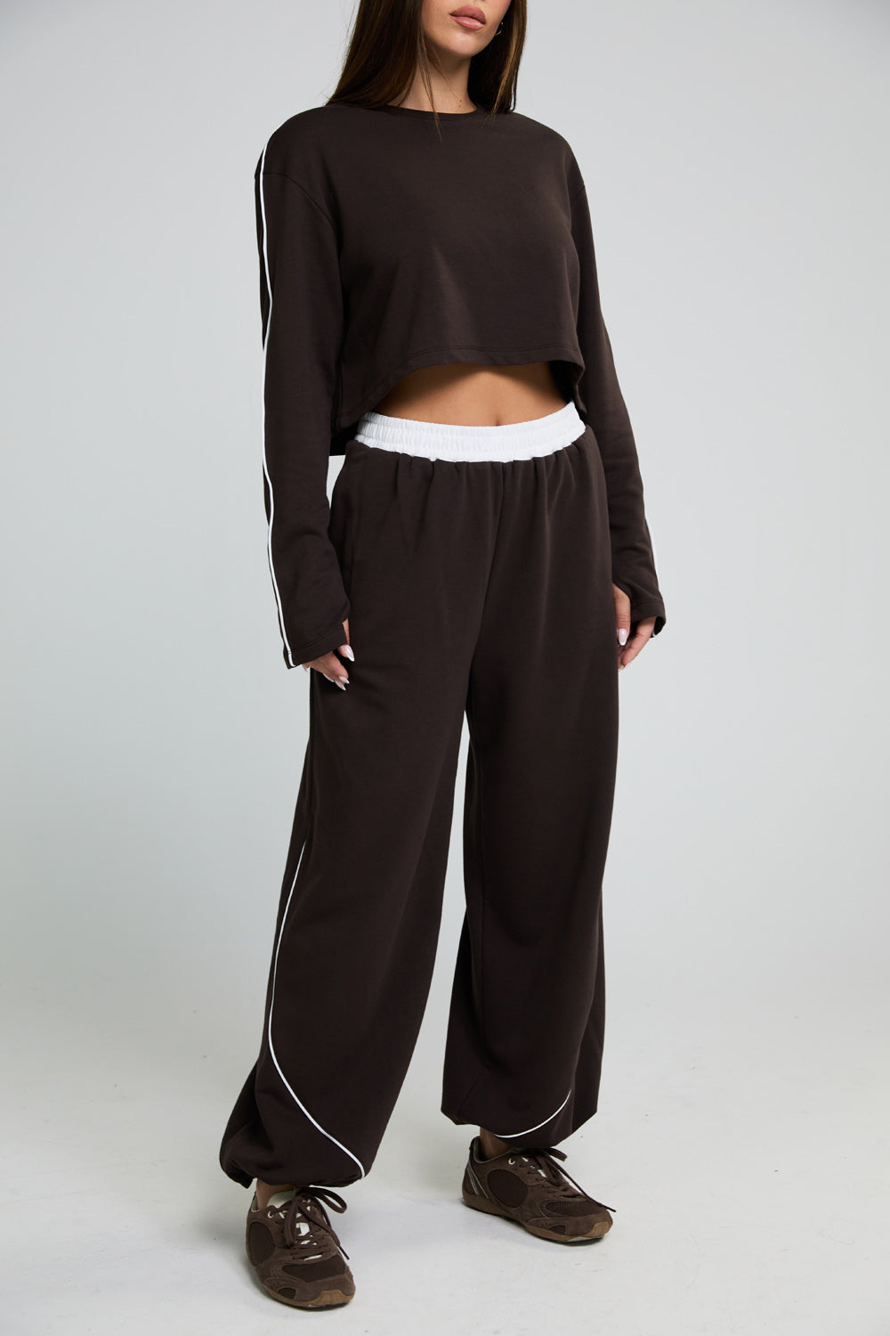 חליפה Naomi