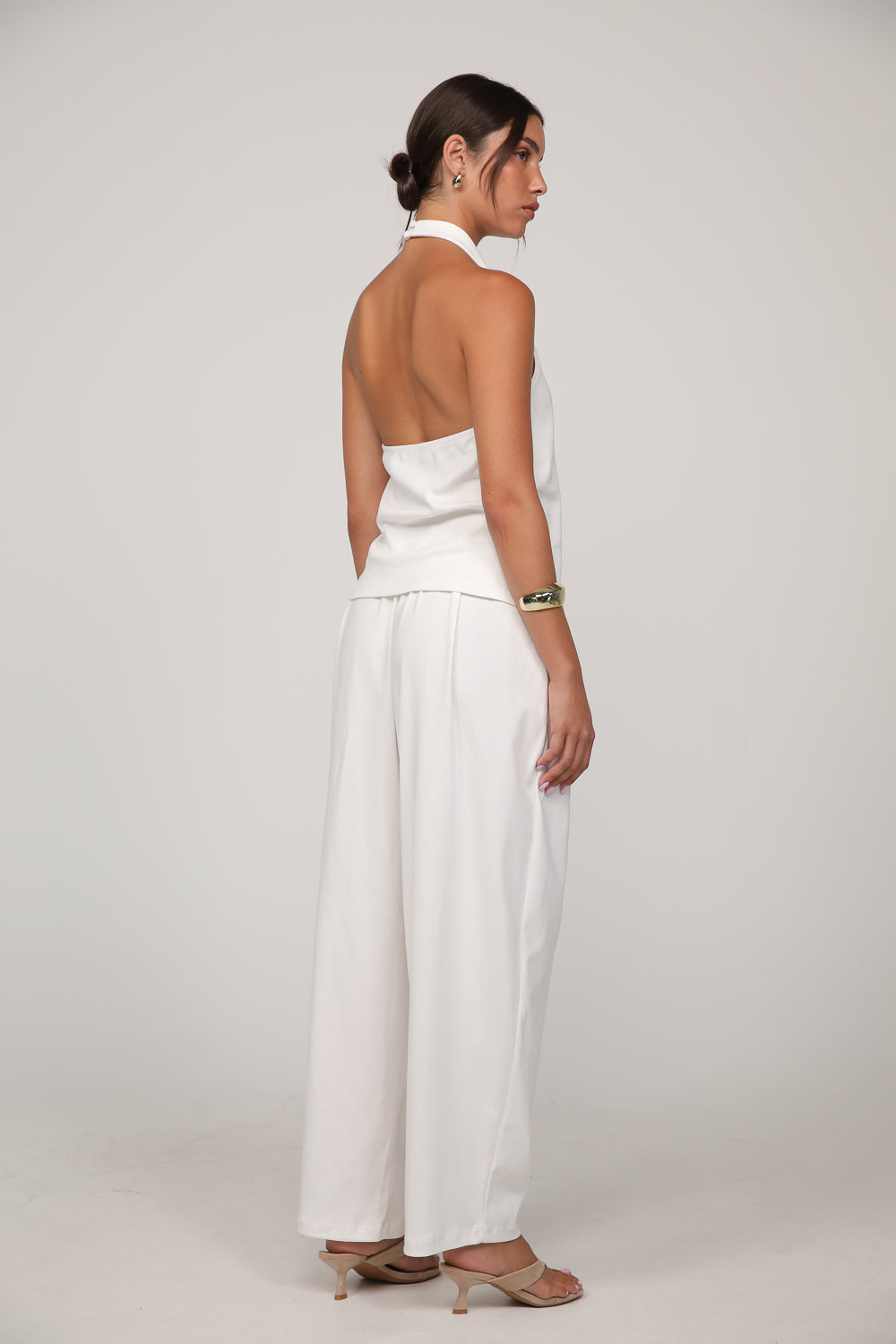 חליפה Adva