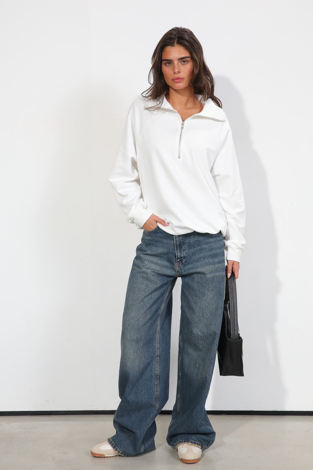 סווטשירט Mika